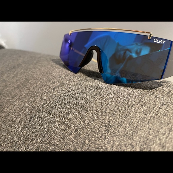 Quay Transcend Sunglasses in Blue - Picture 3 of 11